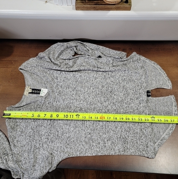 NEW Live and let Live Gray Knit top High Low Hem Ribbon Back Size PL - Picture 13 of 16